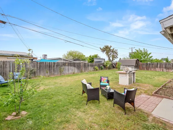 $375,000 | 2564 Crescent Avenue, Clovis, CA 93612