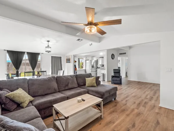 $375,000 | 2564 Crescent Avenue, Clovis, CA 93612