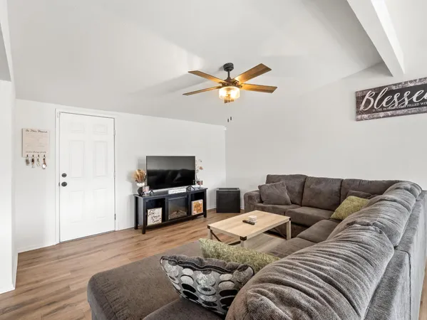 $375,000 | 2564 Crescent Avenue, Clovis, CA 93612