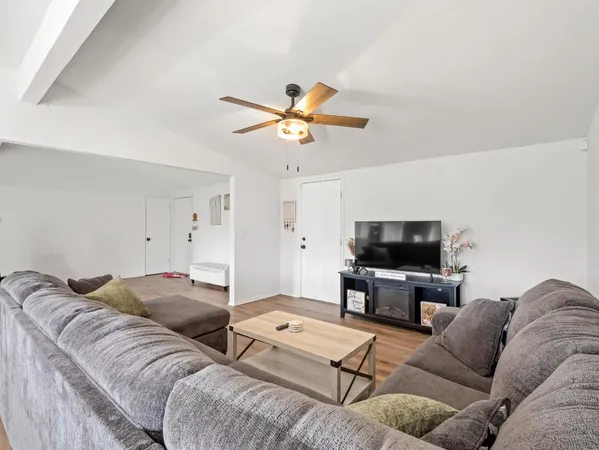 $375,000 | 2564 Crescent Avenue, Clovis, CA 93612