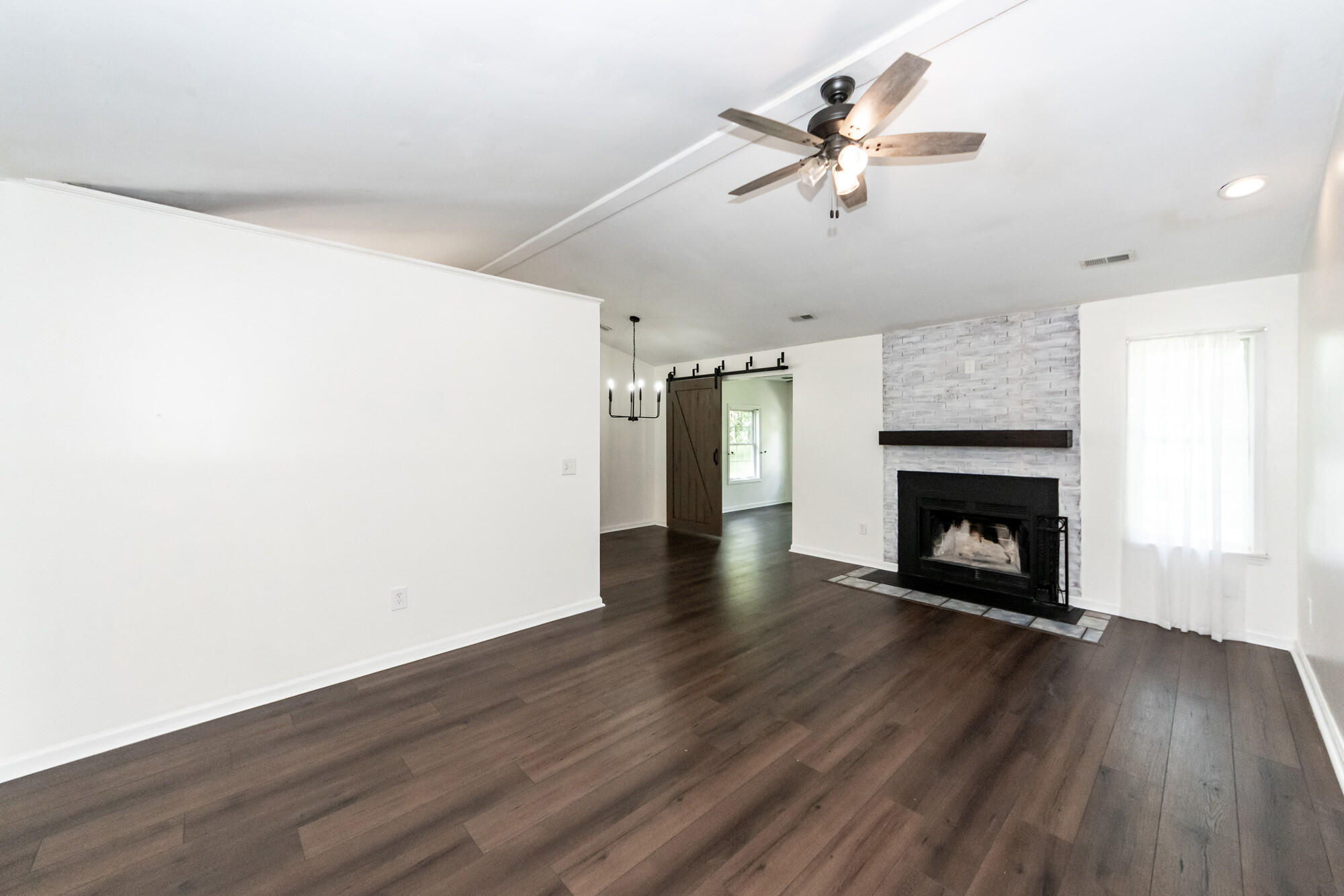 110 Ruston Place Summerville, SC 29485 - Photo 4 of 42 04