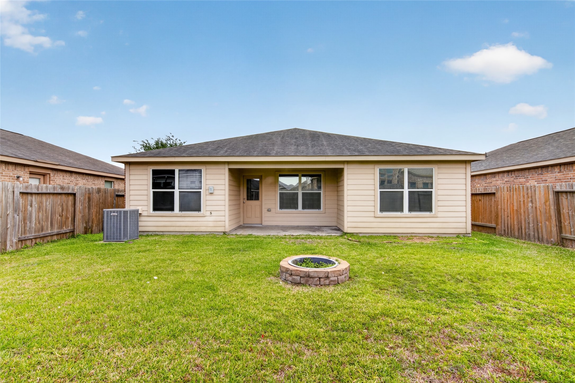 9742 Opal Rock Drive Rosharon, TX 77583 - Photo 2 of 30