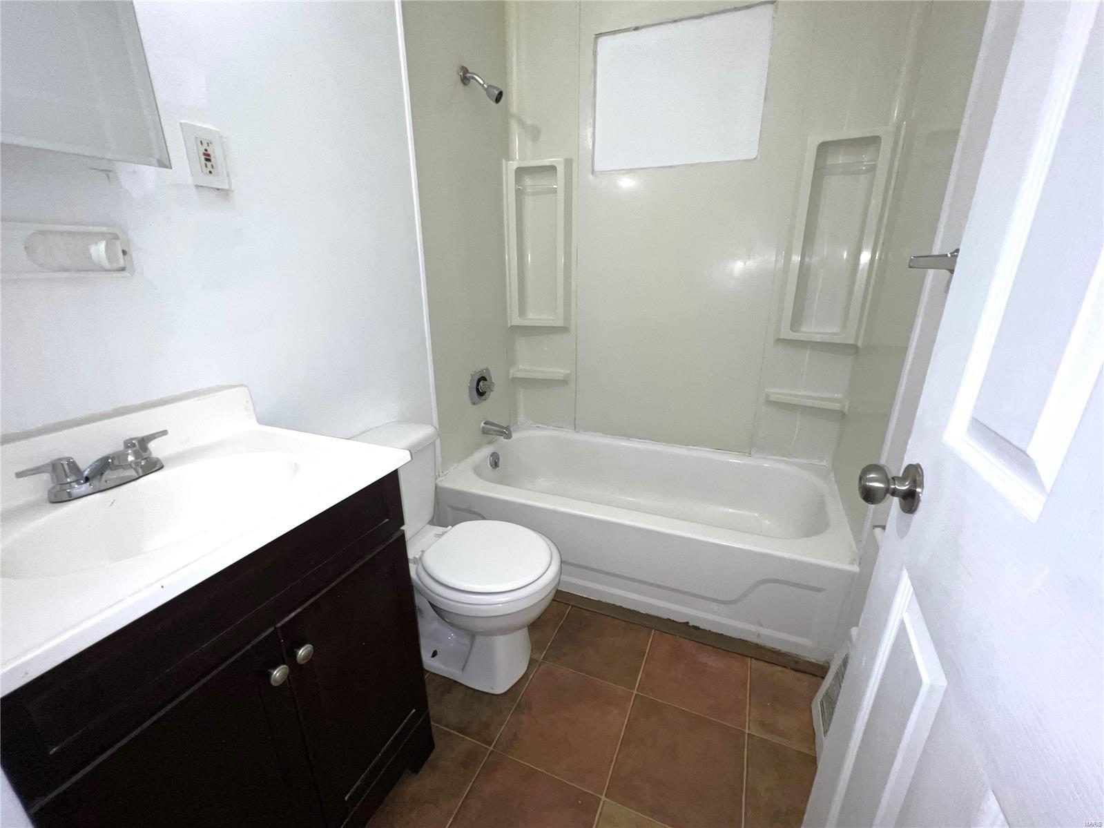 222 Grampian Road St. Louis, MO 63137 - Photo 14 of 19