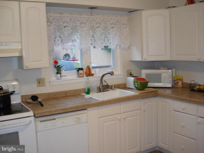 113 Cherry Valley Road Reisterstown, MD 21136 - Photo 9 of 30 Kitchen