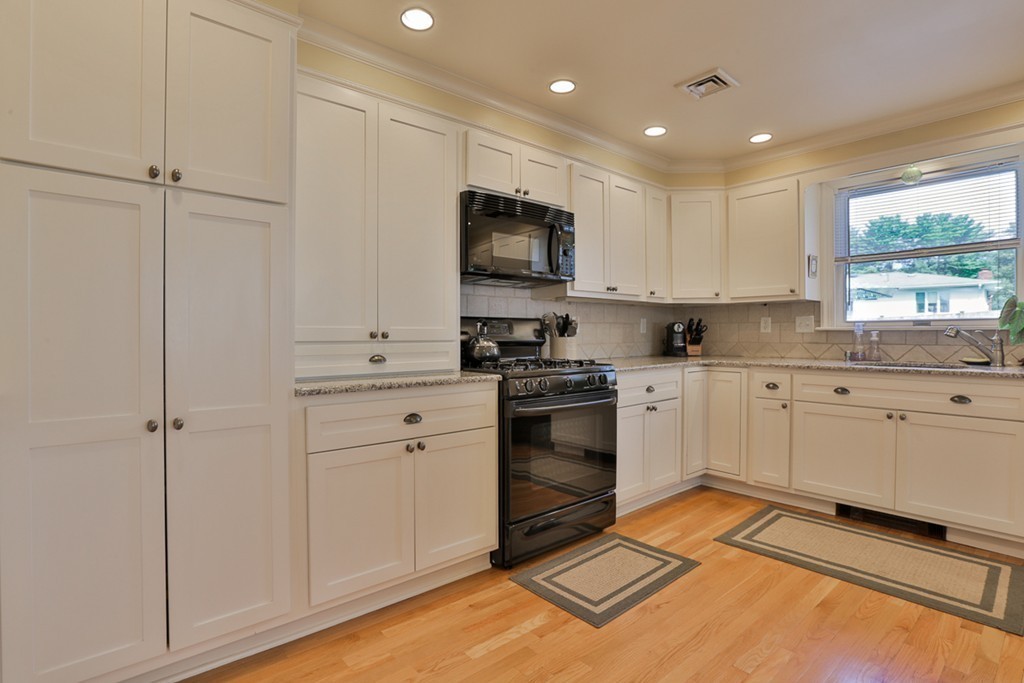142 Rosemary Road Dedham, MA 02026 - Photo 11 of 29 Gallery Image 11