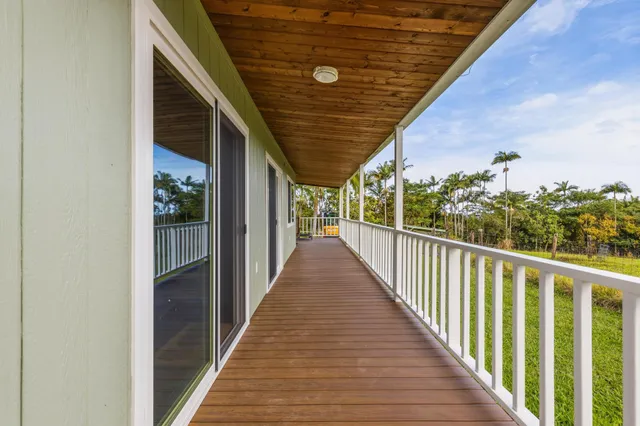 a room with a dresser