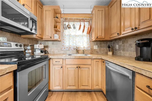 $439,900 | 313 Mariah Circle, Unit G27, Beech Mountain, NC 28604