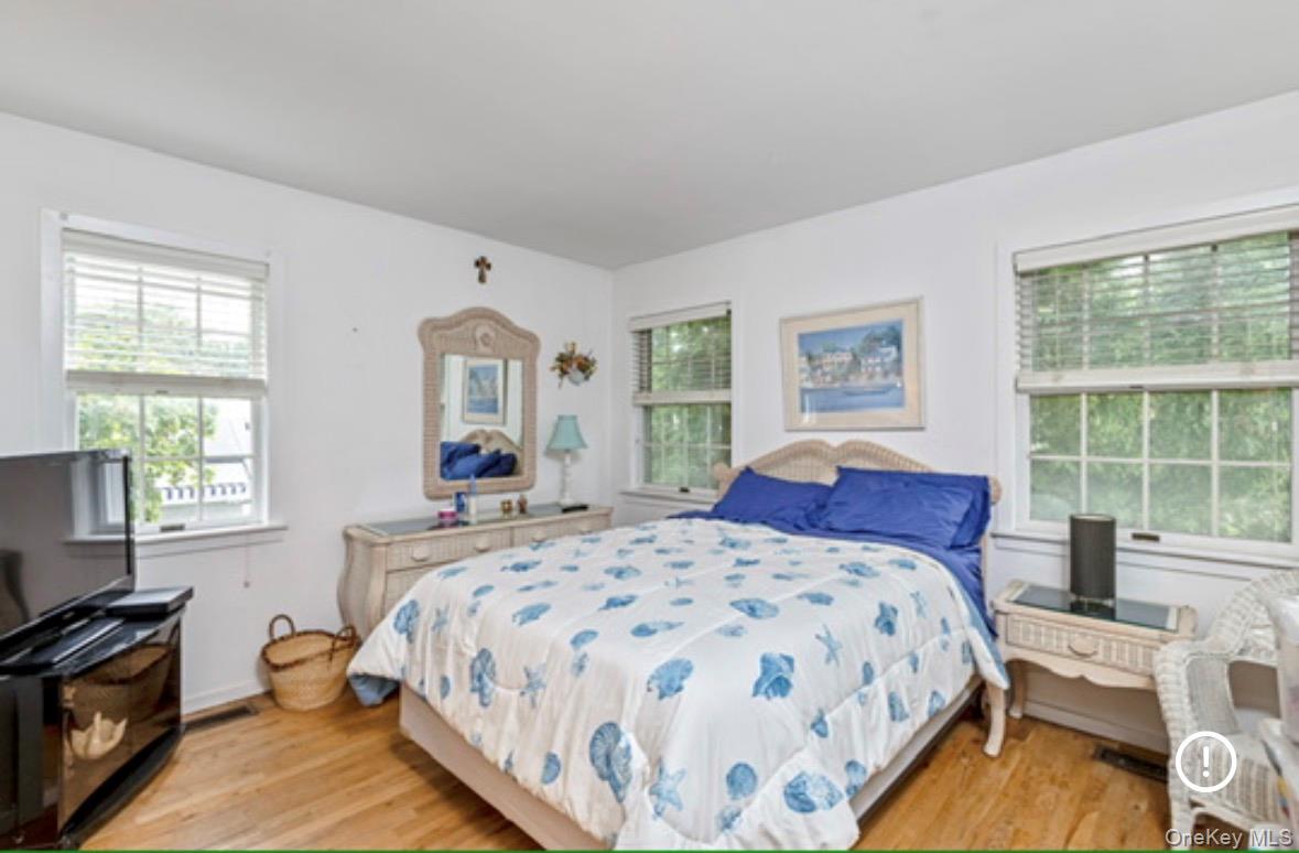27 Depot Road Westhampton Beach, NY 11978 - Photo 14 of 18 Gallery Image 14
