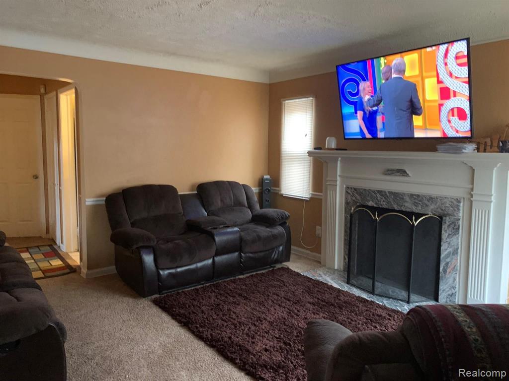 17560 Sunderland Road Detroit, MI 48219 - Photo 5 of 40