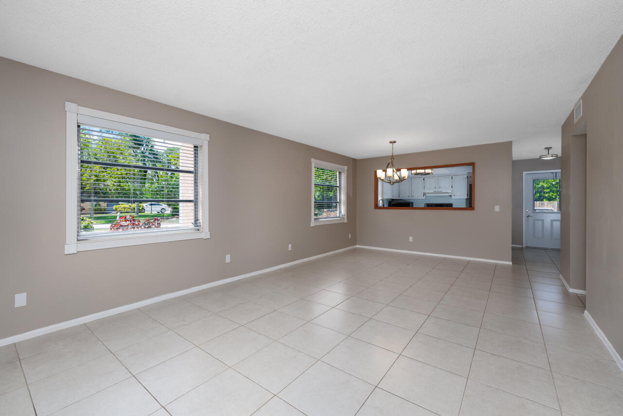 2950 Southeast Ocean Boulevard, Unit 533 Stuart, FL 34996 - Photo 14 of 34 a view of an empty room with a window