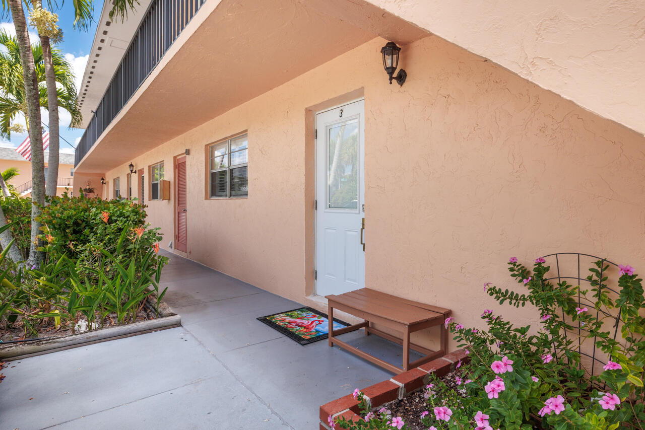 2950 Southeast Ocean Boulevard, Unit 533 Stuart, FL 34996 - Photo 3 of 34 an outdoor space with patio