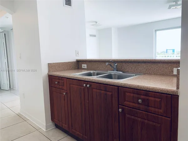 $2,000 | 406 Northwest 22nd Avenue, Unit 702, Miami, FL 33125