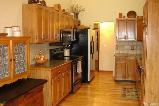 2910 Hannan Road Imlay City, MI 48444 - Photo 14 of 24 Kitchen cupboads.jpg