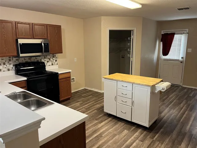 $1,800 | 736 Mexicali Way, Fort Worth, TX 76052