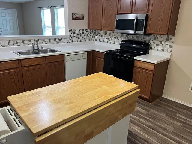 $1,800 | 736 Mexicali Way, Fort Worth, TX 76052