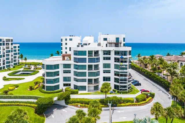 a view of a multi story building