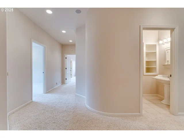 $1,128,000 | 875 Sand Avenue, Eugene, OR 97401