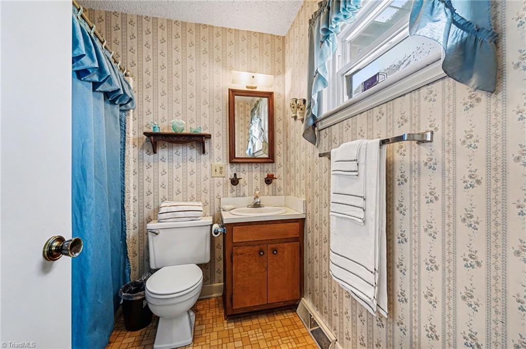 1261 Springwood Church Road Gibsonville, NC 27249 - Photo 16 of 36