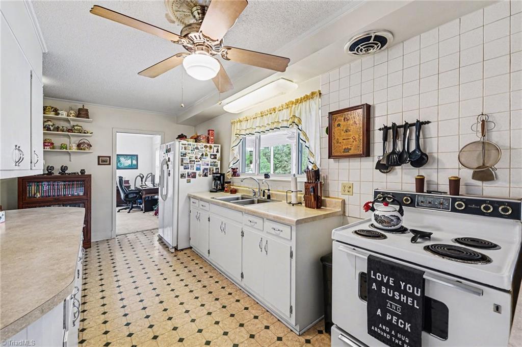 1261 Springwood Church Road Gibsonville, NC 27249 - Photo 6 of 36