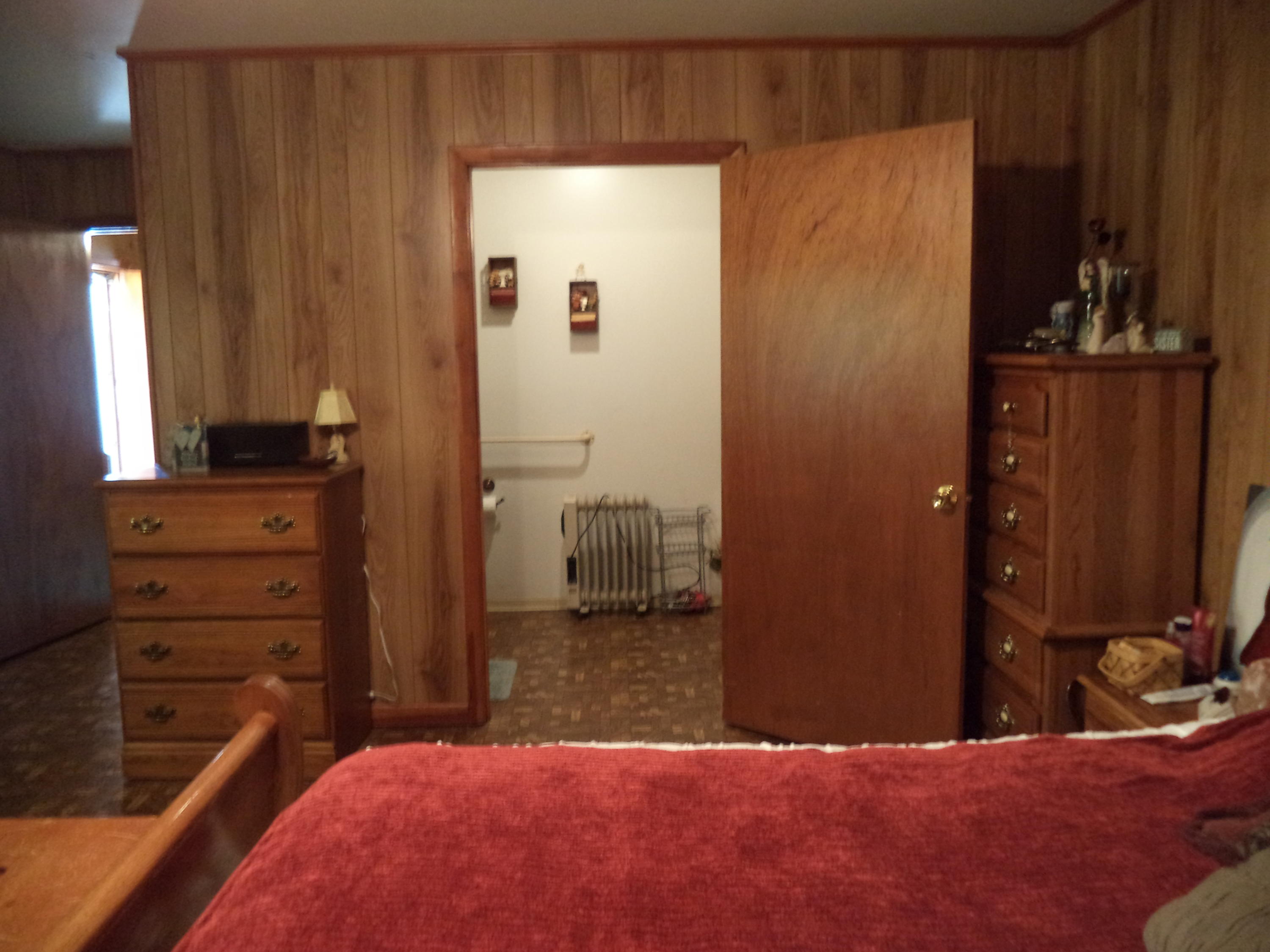 325 Newtown Road Buchanan, VA 24066 - Photo 18 of 39 Main floor den
