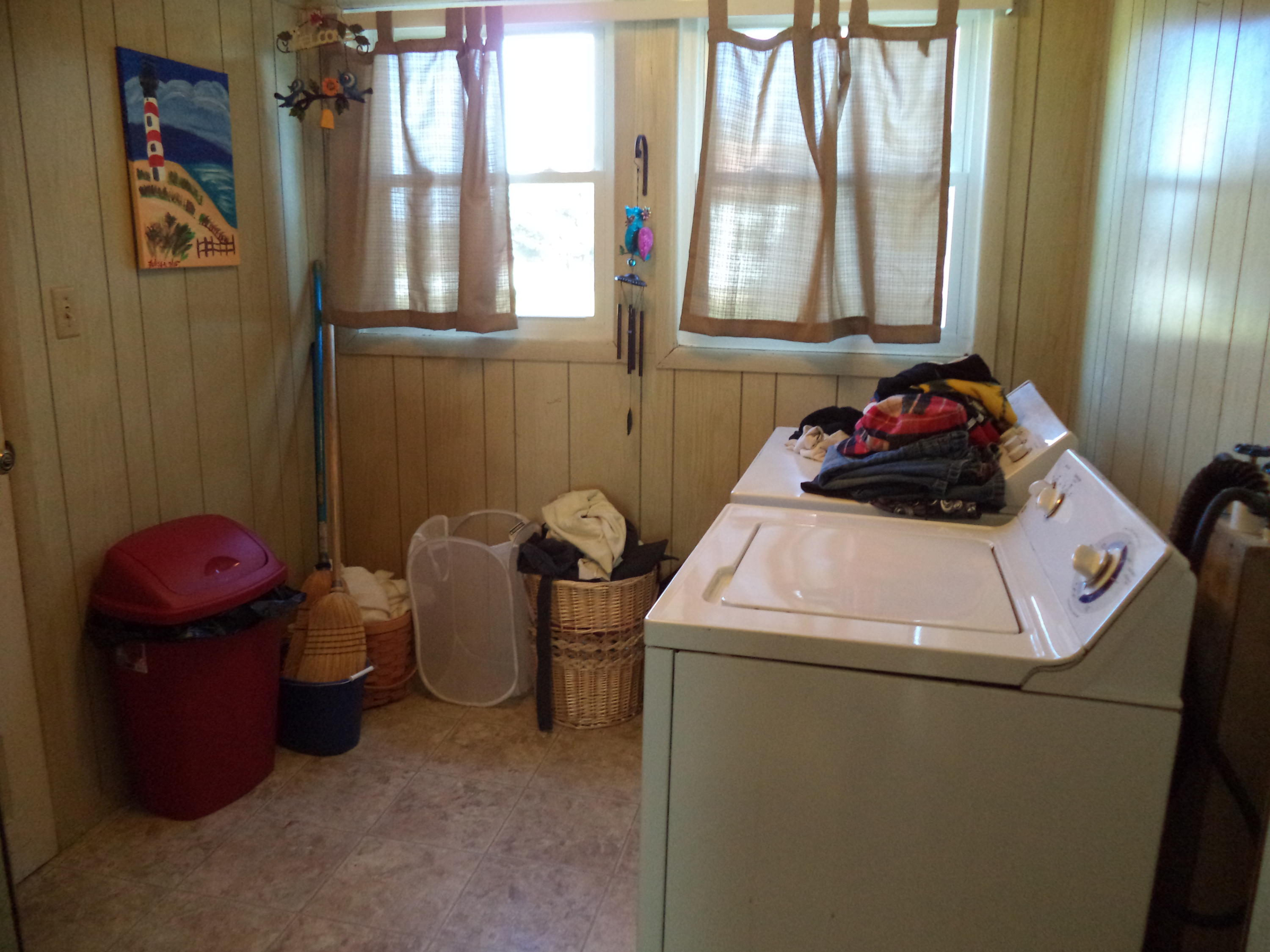 325 Newtown Road Buchanan, VA 24066 - Photo 26 of 39 Laundry room