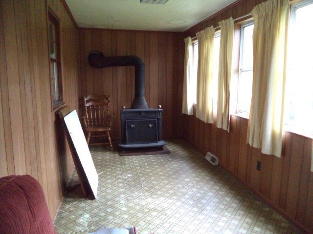325 Newtown Road Buchanan, VA 24066 - Photo 27 of 39 Enclosed sunporch