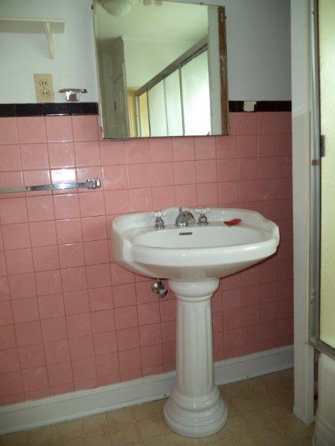 325 Newtown Road Buchanan, VA 24066 - Photo 38 of 39 Upstairs full bath