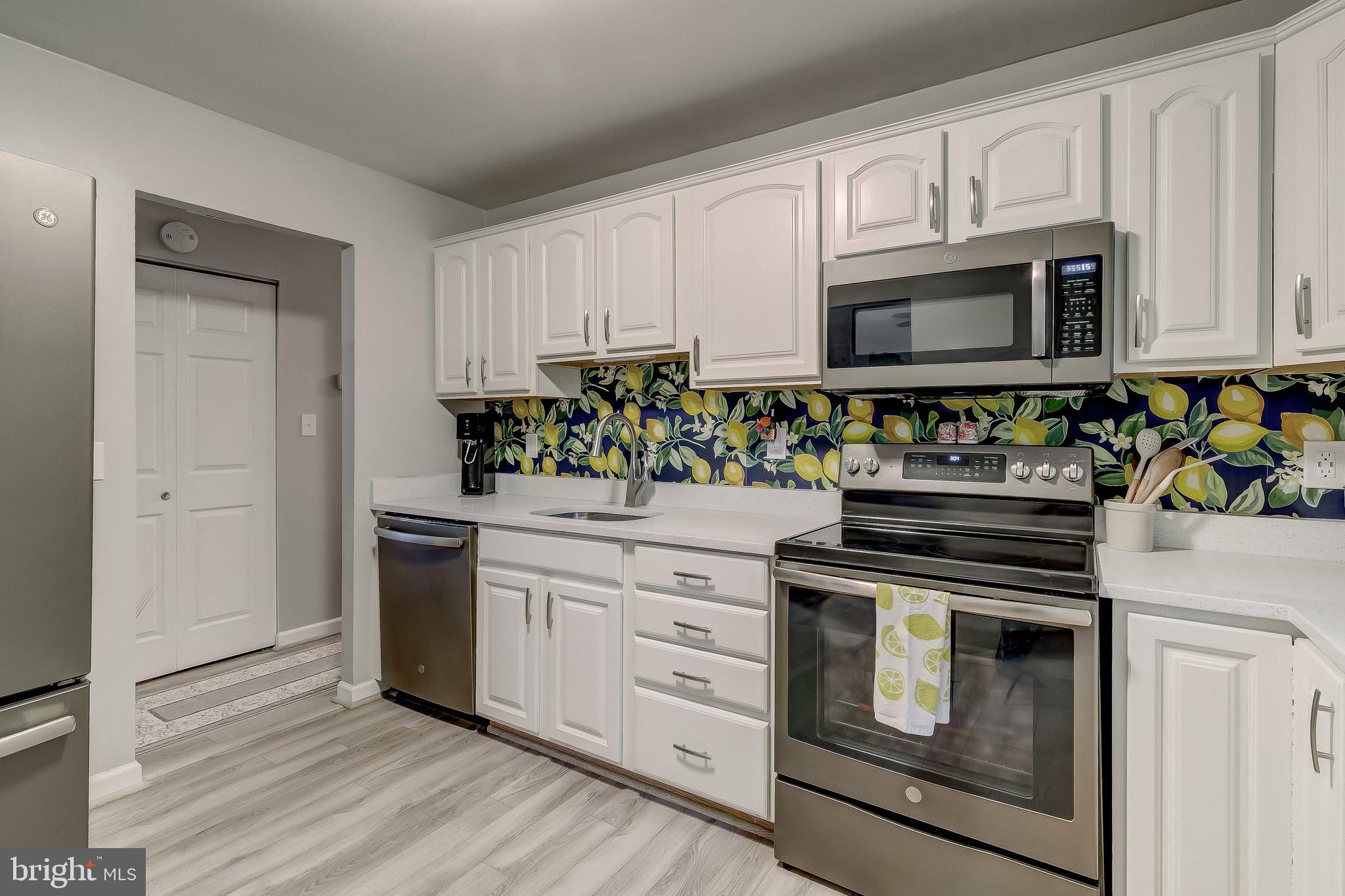2125 Round Hill Road Fallston, MD 21047 - Photo 13 of 32 New GE Profile Slate appliances