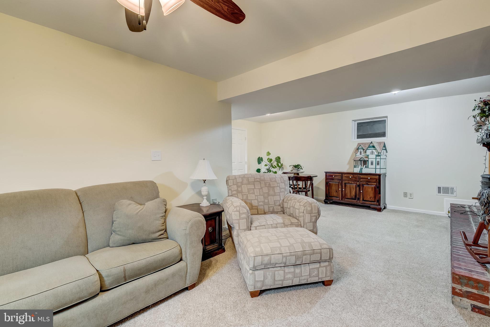 2125 Round Hill Road Fallston, MD 21047 - Photo 30 of 32 Family room