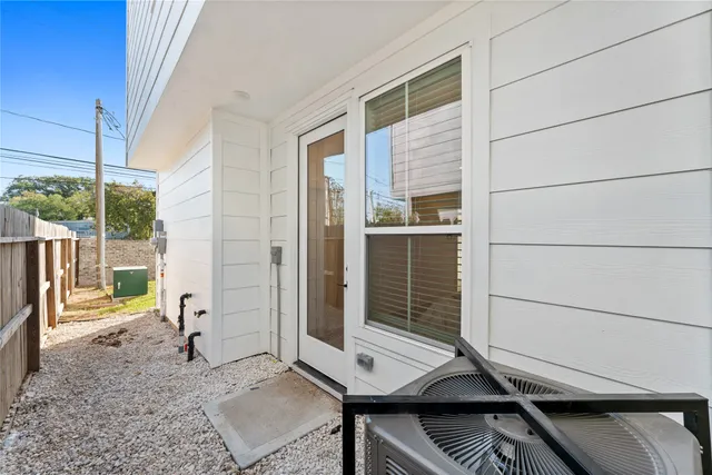 a view of a house with porch