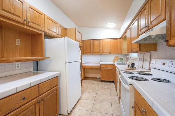 $189,000 | 409 Corral Drive, Belton, MO 64012