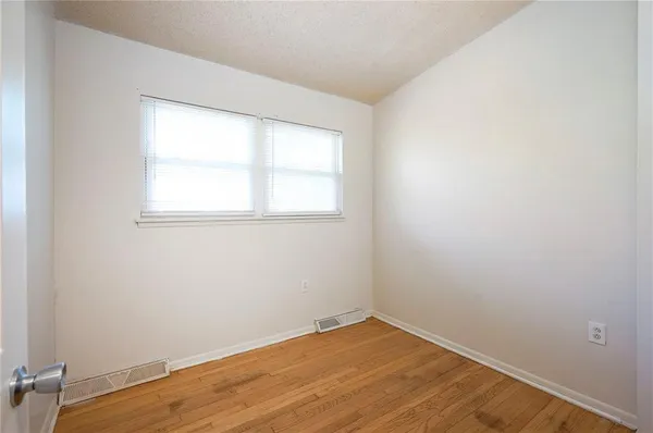 $189,000 | 409 Corral Drive, Belton, MO 64012