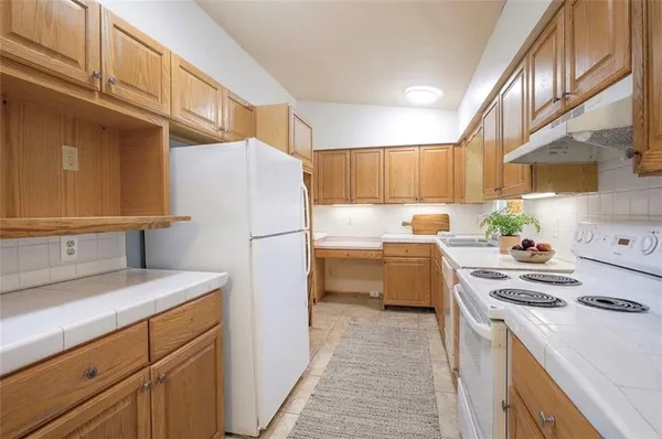 $189,000 | 409 Corral Drive, Belton, MO 64012