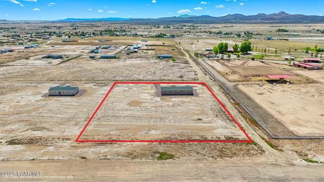 $379,900 | 2758 West Altimeter Way, Paulden, AZ 86334