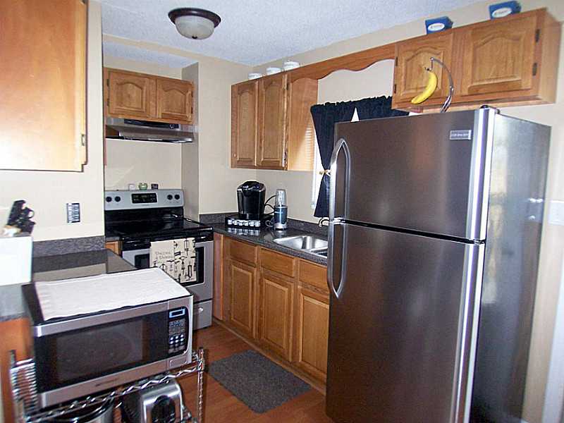 929 West Shore Road Warwick, RI 02889 - Photo 5 of 15 Kitchen.