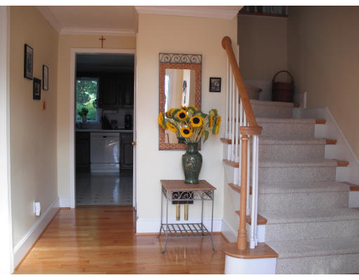 3 Wadsworth Road Shrewsbury, MA 01545 - Photo 4 of 21 Gallery Image 4