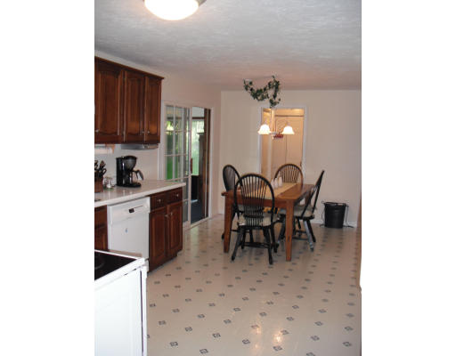 3 Wadsworth Road Shrewsbury, MA 01545 - Photo 8 of 21 Gallery Image 8