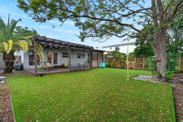 $4,700 | 2940 Southwest 25th Terrace, Miami, FL 33133