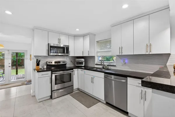 $4,700 | 2940 Southwest 25th Terrace, Miami, FL 33133