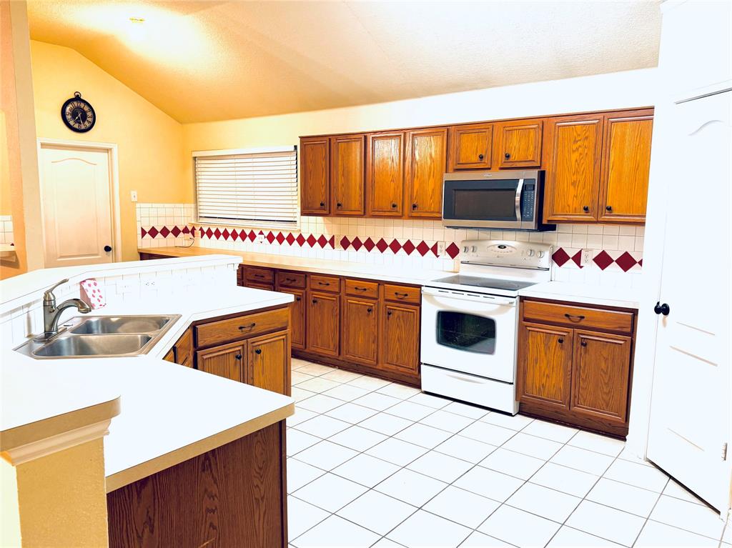 3713 Fiscal Court Fort Worth, TX 76244 - Photo 12 of 25