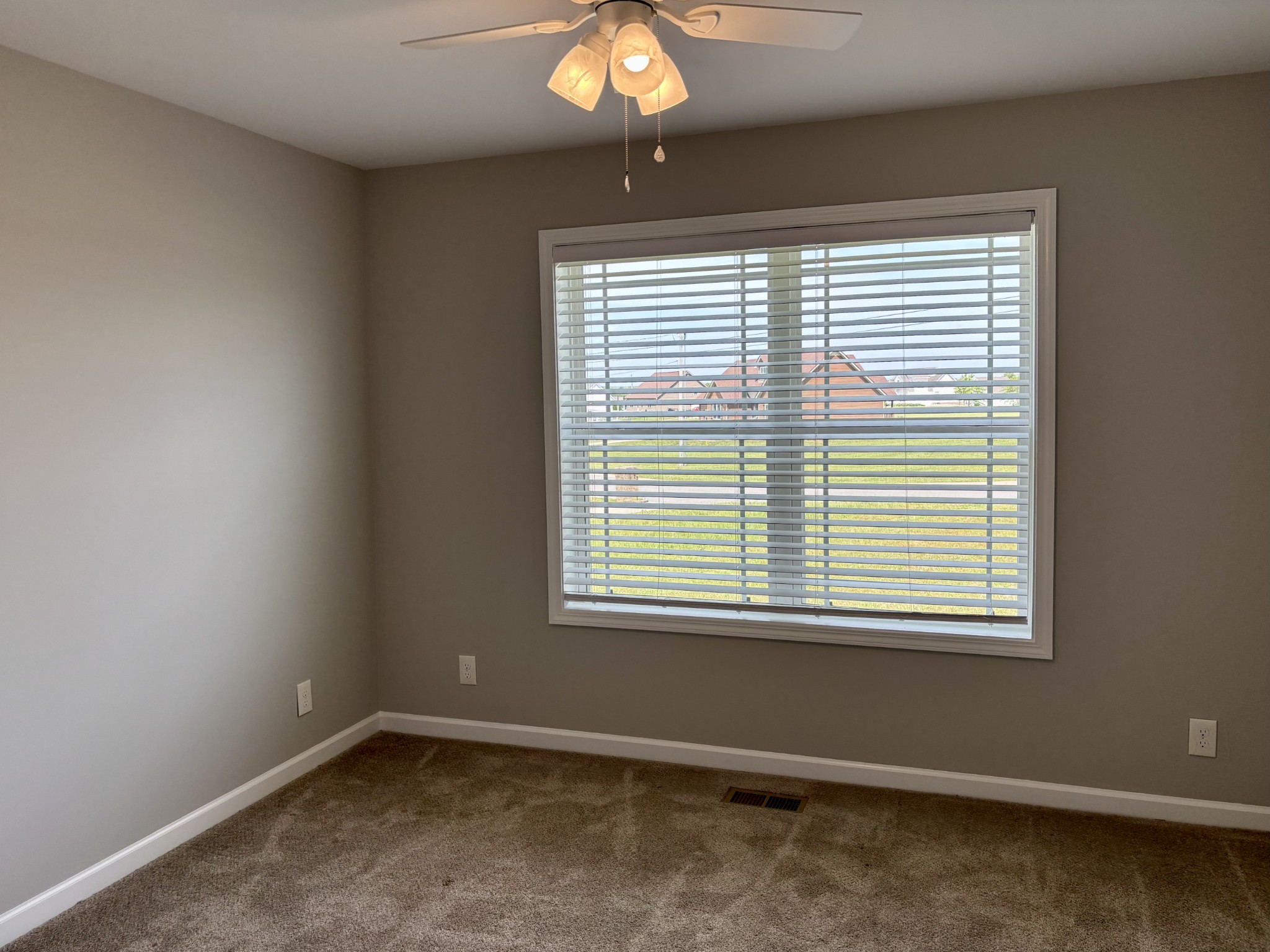51 Regency Place Manchester, TN 37355 - Photo 17 of 27 a view of an empty room with a window