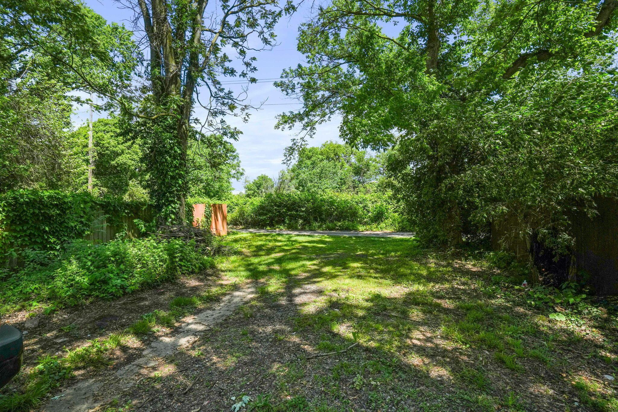 2278 Ridgeway Avenue Columbus, OH 43219 - Photo 14 of 14 Rear Yard Facing the Park