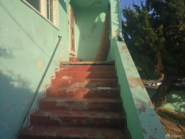 $425,000 | 8336 Ney Avenue, Oakland, CA 94605