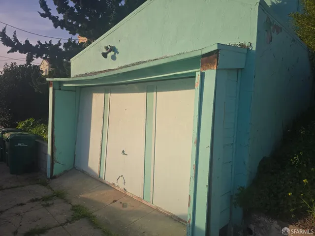 $425,000 | 8336 Ney Avenue, Oakland, CA 94605