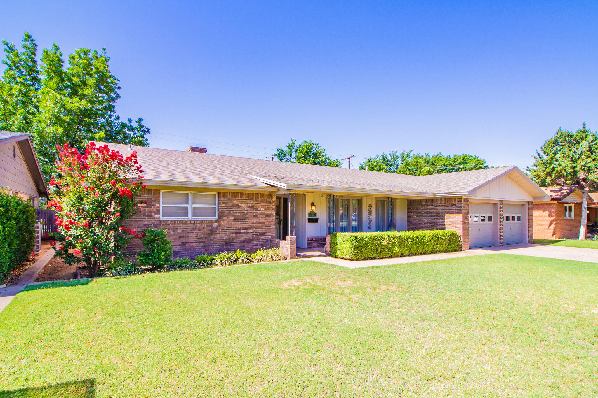 3813 57th Street Lubbock, TX 79413 - Photo 2 of 34 IMG_9402