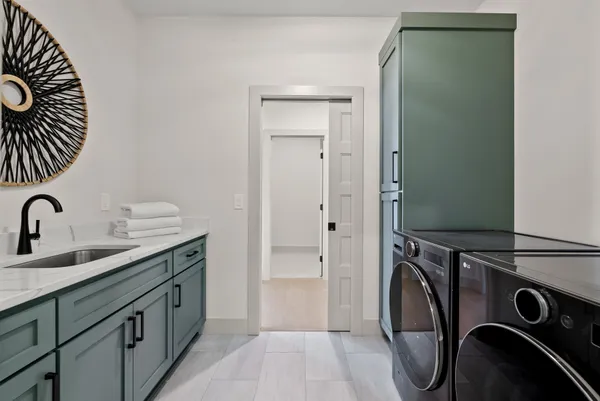 $2,395,000 | 2006 Shorewood Lane, Mound, MN 55364