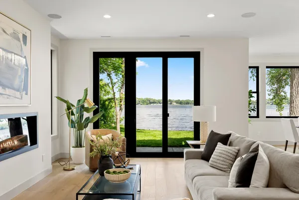 $2,395,000 | 2006 Shorewood Lane, Mound, MN 55364