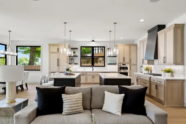 $2,395,000 | 2006 Shorewood Lane, Mound, MN 55364