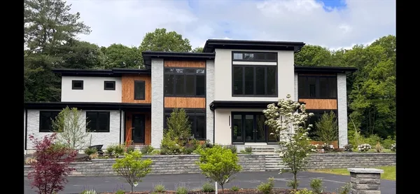 $4,583,000 | 68 Locust Lane, Needham, MA 02492