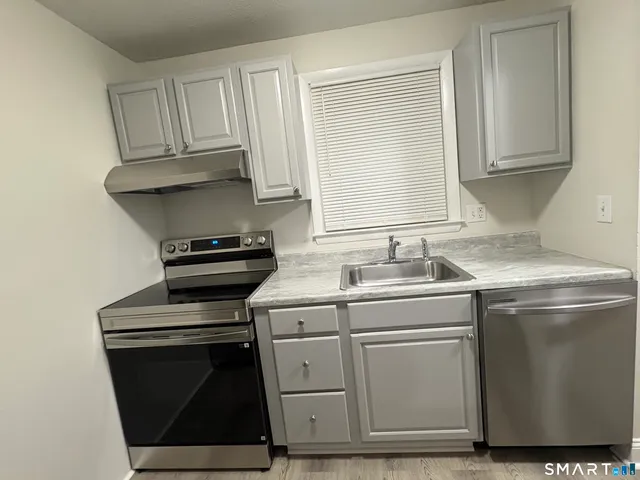 $1,990 | 43 Hiltbrand Road, Unit 28, Bristol, CT 06010